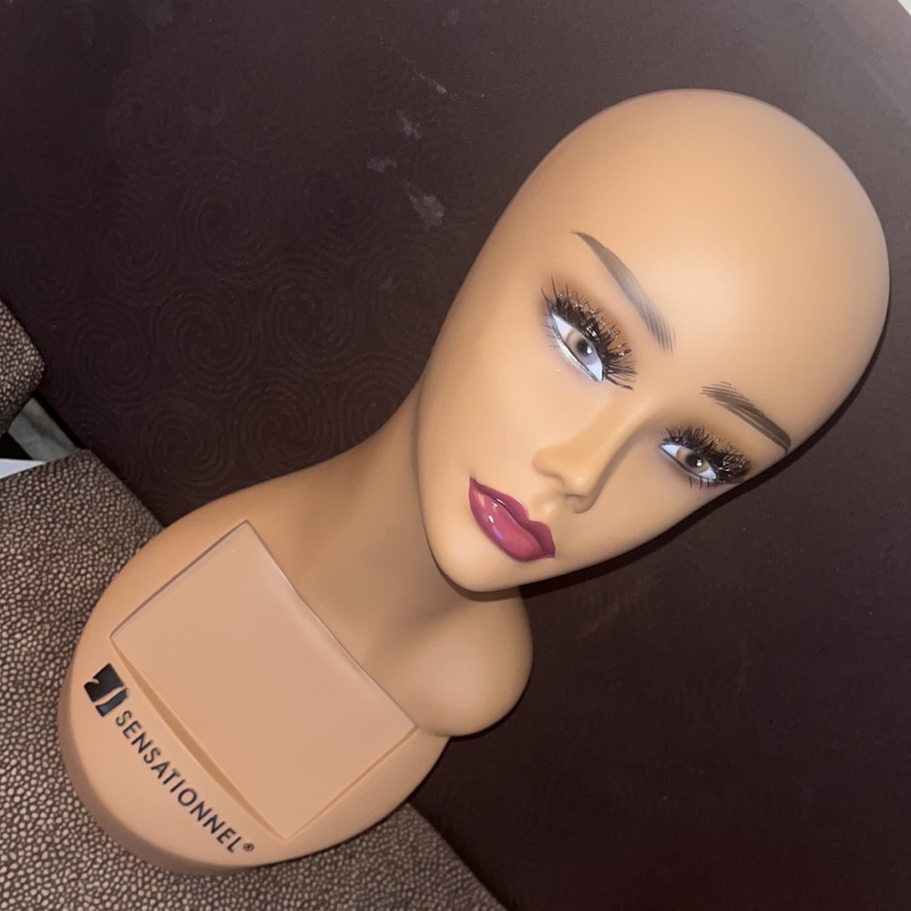 - - - mannequin head